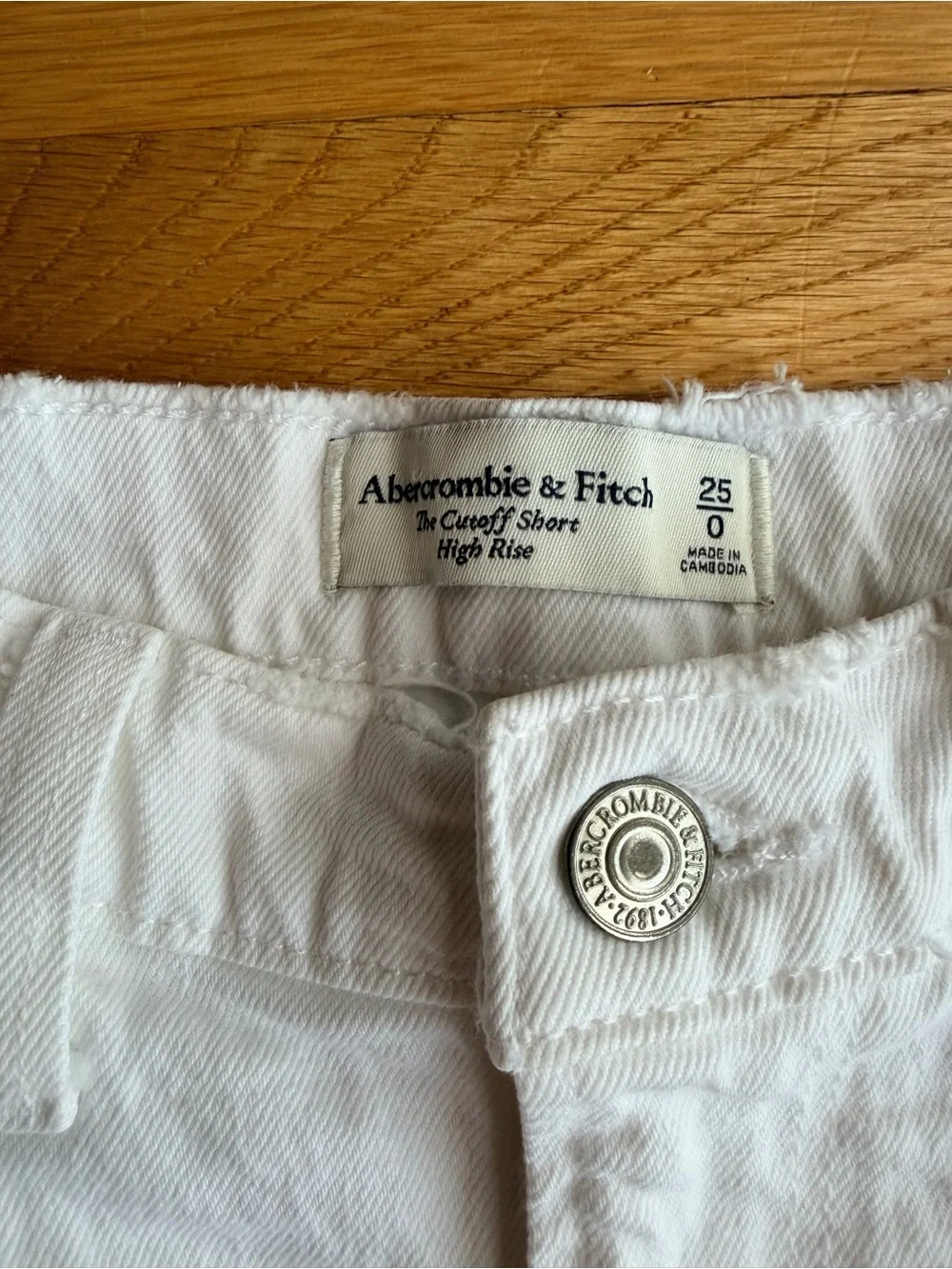 Abercrombie & Fitch White Distressed Denim Cutoff Shorts Highrise Casual Beach